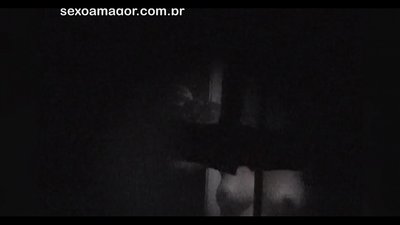 Blondie o nkuoa video ka lekunutu ke motho ea ipatileng ka mor'a litene tse sekoti