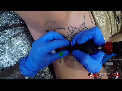 ❤️ Sully Savage ea nang le li-tattoo tse chesang haholo o ile a fumana tattoo clitoris ea hae litšoantšong tsa bootsoa st.mysexgamer.ru ﹏